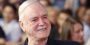  Ο Τζον Κλιζ