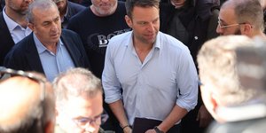 κασσελακης γαλαζιο πουκαμισο