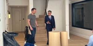 Backstage βίντεο από την ξενάγηση στο σπίτι του Στέφανου Κασσελάκη 