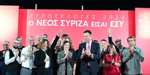 Ο Στέφανος Κασσελάκης με υποψηφιους ευρωβουλευτές στην Αττική