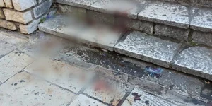 Αίματα σε σκαλιά