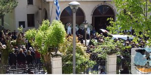 Γρεβενά: Σε κλίμα οδύνης η κηδεία του 31χρονου αστυνομικού που σκοτώθηκε από κατάρρευση κτιρίου στον Πειραιά/Πηγή: star-fm.gr