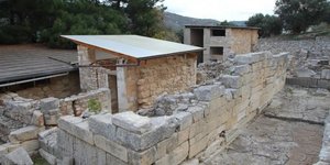 Άποψη του Μικρού Ανακτόρου και της Δεξαμενής των Καθαρμών