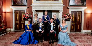 Βασιλιάς Βίλεμ Αλεξάντερ και βασίλισσα Μαξίμα με τους καλεσμένους τους, βασιλιά Φελίπε και βασίλισσα Λετίθια