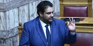 Ο Θοδωρής Λιβάνιος στη Βουλή