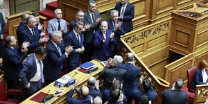 Ισχυρό προβάδισμα ΝΔ, κυριαρχία Μητσοτάκη σε δημοσκόπηση της MRB μετά την πρόταση δυσπιστίας