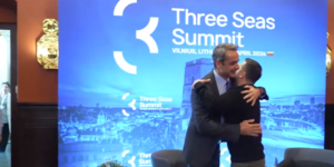 Aγκαλιά Ζελένσκι - Μητσοτάκη