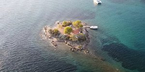 Tο νησί Έρως κοντά στον Πόρο