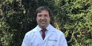 Ο οδοντίατρος Τζόζεφ Κλάρενς Κοξ που καταδικάστηκε σε 180 χρόνια φυλάκισης