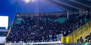 Οπαδοί του ΠΑΟΚ στο γήπεδο της Μπριζ
