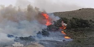 Πάρος: Φωτιά στο Πυργάκι,