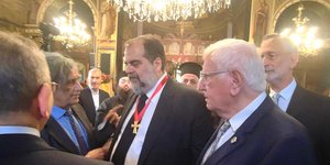 Ο Νικόλας Πατέρας σε εκκλησία