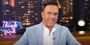 Στη δύσκολη σχέση του με τον πατέρα του, ο οποίος δεν μπορούσε να αποδεχτεί τον σεξουαλικό του προσανατολισμό, αναφέρθηκε ο Ποσειδώνας Γιαννόπουλος