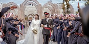 O διάδοχος της Ιορδανίας Χουσεΐν Μπιν Αμπντάλα Β΄ και η σύζυγός του πριγκίπισσα Ρατζούα Αλ Σάιφ