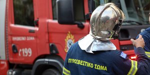 Φωτιά, σκάφη, Πόρτο Καρράς