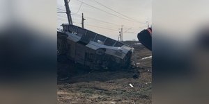 Ρωσία: Τουλάχιστον οκτώ νεκροί από τη σύγκρουση επιβατικής αμαξοστοιχίας με λεωφορείο