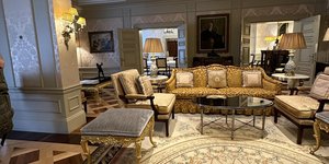 Μπήκαμε στη βασιλική σουίτα του ξενοδοχείου της Μεγάλης Βρεταννίας -Πολυτέλεια και ιστορία μέσα σε 500 τ.μ.