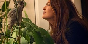 Η Σάλμα Χάγιεκ με τον κατοικίδιό της, την Kering 