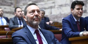 Ο Γιάννης Στουρνάρας στη Βουλή