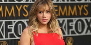  Σούκι Γουοτερχάουζ: Η σύντροφος του Ρόμπερτ Πάτινσον δείχνει πώς είναι το σώμα της μετά τον τοκετό