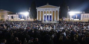 Συνέδριο ΝΔ: Βίντεο αφιέρωμα στα 50 χρόνια της γαλάζιας παράταξης 