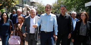 Στην αγορά του Αμαρουσίου ο Κυριάκος Μητσοτάκης