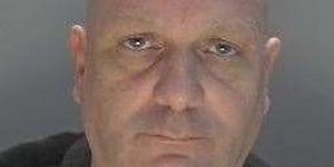 Βρετανία: Κομμωτής παρίστανε τη γυναίκα και επιτέθηκε σεξουαλικά σε μεθυσμένο