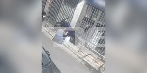 Άγιος Παντελεήμονας: Με ένα μπιτόνι στο χέρι, επιτήδειος αδειάζει ρεζερβουάρ από αυτοκίνητα και μηχανάκια