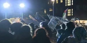 Στιγμιότυπο από την επέμβαση της αστυνομίας σε πανεπιστήμιο του Άμστερνταμ