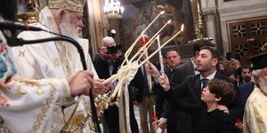 Ο Νίκος Ανδρουλάκης με τον γιο του Μαρίνο στην Ανάσταση