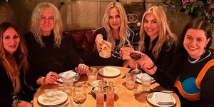 Η Άννα Βίσση ταξίδεψε στο Λονδίνο και συναντήθηκε με τον Νίκο Καρβέλα και την Έλενα Φερεντίνου