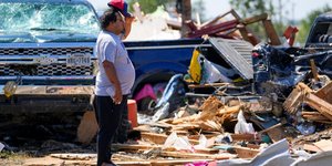 Ανεμοστρόβιλοι σαρώνουν τις νότιες ΗΠΑ