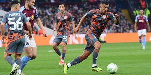 Άστον Βίλα-Ολυμπιακός