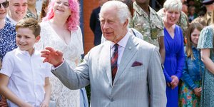 Ο βασιλιάς Κάρολος στο Κέντρο Αεροπορίας Στρατού