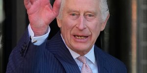 Ο βασιλιάς Κάρολος στην πρώτη του εμφάνιση μετά την διάγνωση με καρκίνο 