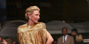 Η Κέιτ Μπλάνσετ στο κόκκινο χαλί του Φεστιβάλ Καννών