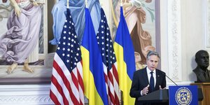 Ο Μπλίνκεν δίνει ομιλία στο Κίεβο