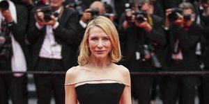Η Κέιτ Μπλάνσετ στο κόκκινο χαλί του Φεστιβάλ Καννών