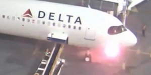Η στιγμή της έκρηξης στο αεροσκάφος της Delta Airlines στο αεροδρόμιο του Σιάτλ