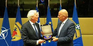 Ο Νίκος Δένδιας με τον Ivo Daalder