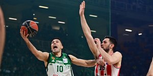 Κώστας Σλούκας, Κώστας Παπανικολάου