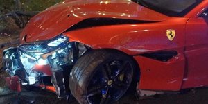 Τρακαρισμένη Ferrari