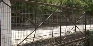 Η πόρτα που καταπλάκωσε το παιδί στη Φθιώτιδα