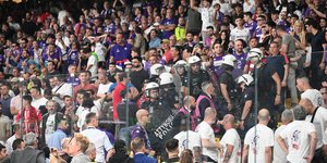 Οπαδοί της Φιορεντίνα στην OPAP Arena