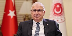 ο Τούρκος υπουργός 'Αμυνας, Γιασάρ Γκιουλέρ,
