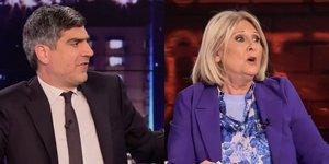 Αρπάχτηκαν on air Γλαβίνας-Βούλτεψη: «Μην μου ξαναφέρεις πιτσιρικάδες στην εκπομπή»! Δείτε βίντεο