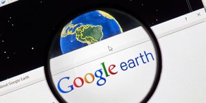 Το Google Earth σάς επιτρέπει να εξερευνήσετε τον κόσμο μέσω δορυφορικών εικόνων σε μια τρισδιάστατη σφαίρα