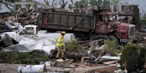 Χνάρια καταστροφής του ανεμοστρόβιλου στο Γκρίνφιλντ της Αϊόβα