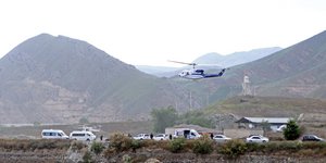 H στιγμή της απογείωσης του ελικοπτέρου που μετέφερε τον πρόεδρο του Ιράν, Ραϊσί, πριν τη συντριβή του