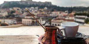 Ελληνικός καφές με θέα την Ακρόπολη